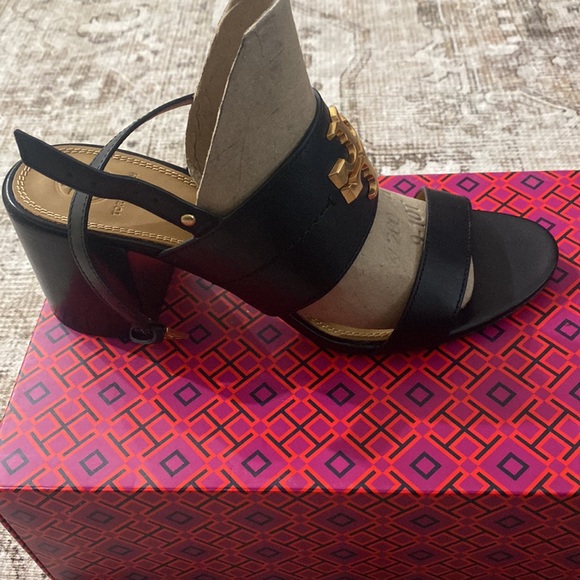 Tory Burch black leather chunky heel big gold logo sz 9 - Picture 2 of 7